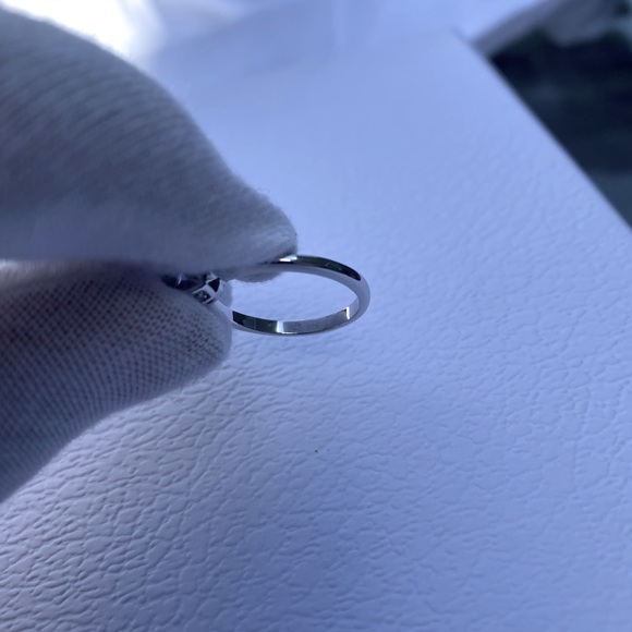 Stunning Swarovski Blue solitaire Brand New Size 7 - Picture 4 of 6